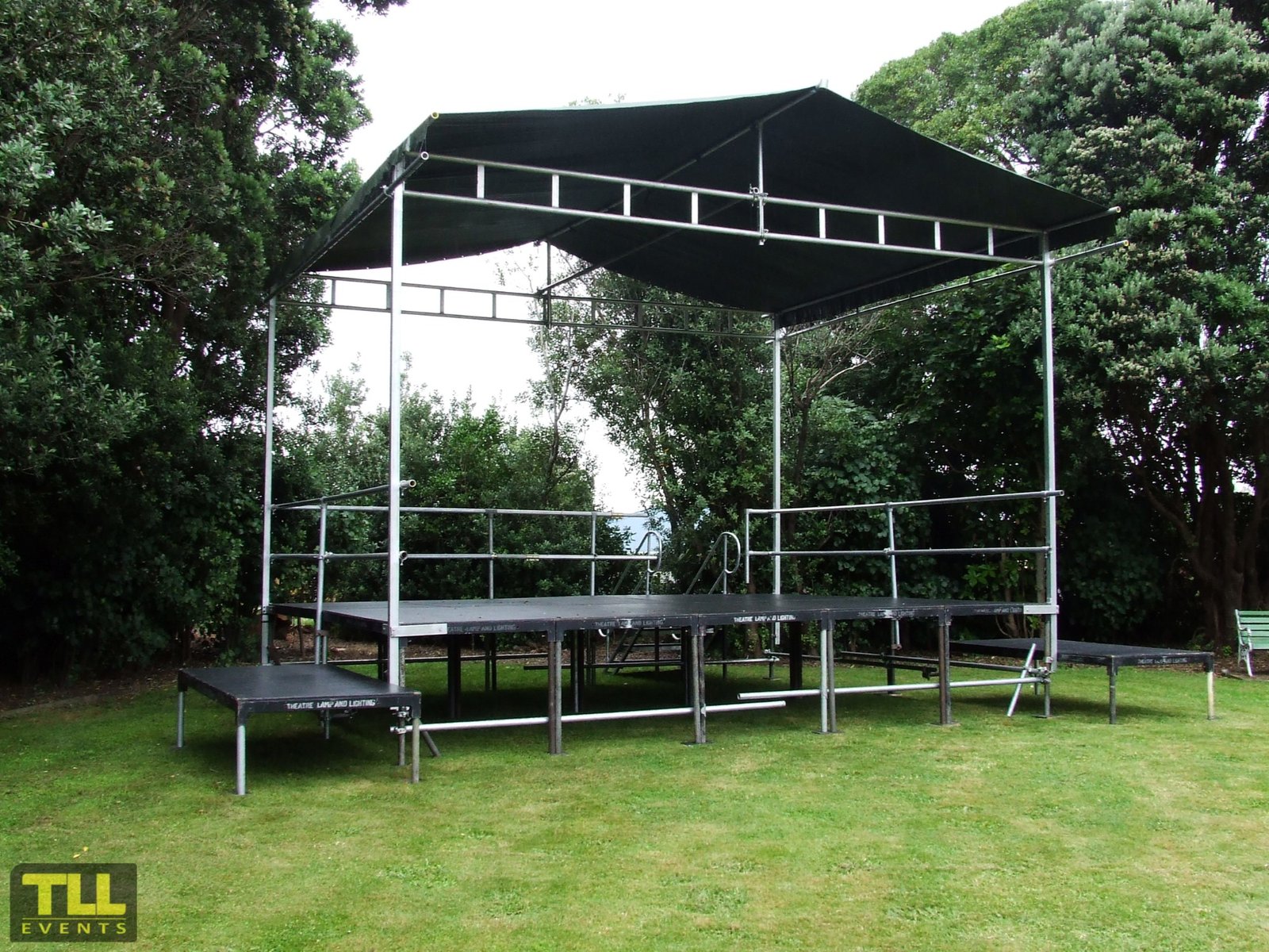 Staging / Risers